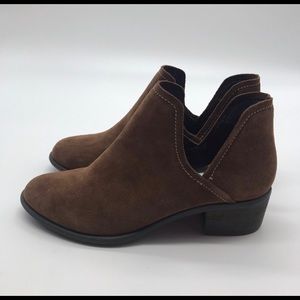 Blondo Victoria NEVER WORN Nubuck BlocK